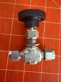 WHITEY SWAGELOK SS-1VS4 STAINLESS STEEL NEEDLE VALVE