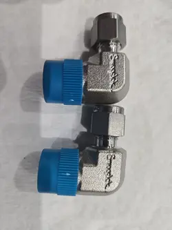 2-SWAGELOK SS-400-2-6 MALE CONNECTOR ELBOW 1/4 IN. TUBE OD X 3/8 IN. MALE NPT