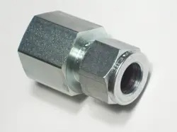 1 - SWAGELOK CARBON STEEL CONNECTOR, 1/2