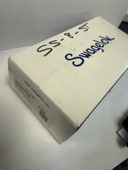 BOX LOT OF (5) SWAGELOK SS-8-ST STREET TEE FITTINGS - 1/2