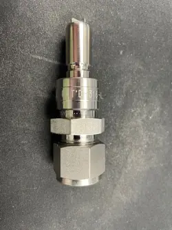 SWAGELOK SS-QC8-S-810 VALVE