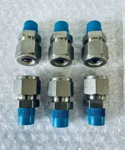LOT OF 6 SWAGELOK SS-810-1-4 CONNECTOR FITTINGS, 1/2