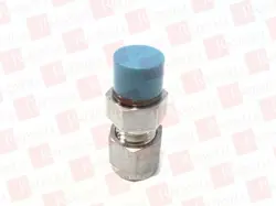 SWAGELOK SS-400-1-4ST / SS40014ST (NEW IN BOX)