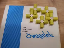 FIVE SWAGELOK / CAJON SS-4-VCO-CS 1/4