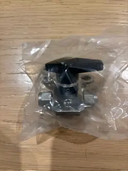 2 PCS - SWAGELOK QUARTER TURN INSTRUMENT PLUG VALVE 1/4 IN. TUBE FITTING, 1.6CU