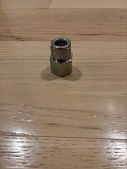 5 PCS - SWAGELOK 3/4 IN. TUBE X 3/4 IN. FEMALE PIPE CONNECTOR STAINLESS 
