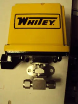 SWAGELOK WHITEY SS-4S6-41AC, 3/8 SWAGELOK  IN-OUT WITH MS-141AC,120VAC ACTUATOR