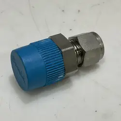 FITTING: SS-600-1-8 LOT