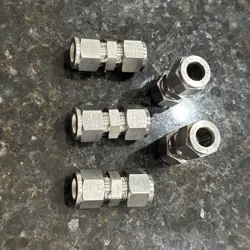 5 X SWAGELOK 316SS UNION ADAPTERS 1/2