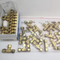 31- SWAGELOK  BRASS TUBE FITTINGS 3/8 IN. UNION TEE B-600-3