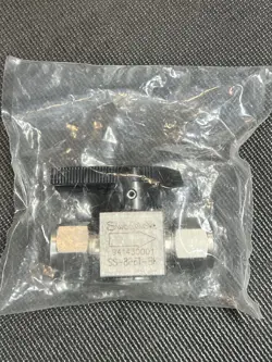 SWAGELOK SS-8P6T-BK / SS-8P6T - BLACK HANDLE - NEW IN PACKAGE