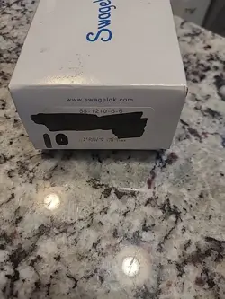 SWAGELOK SS-1210-6-6, REDUCING UNION FITTING 3/4” X 3/8” STAINLESS STEEL 10 