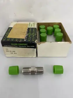 LOT OF 8 CAJON SWAGELOK STAINLESS STEEL HEX PIPE NIPPLE, 1/4