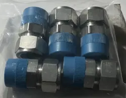 (5) NEW SWAGELOK SS-1210-1-12 3/4” MALE CONNECTORS 