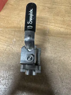 USED - SWAGELOK SS-63TF6 3 PIECE 60 SERIES BALL VALVE 3/8