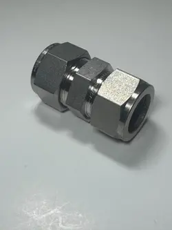 SWAGELOK SS-1210-6 UNION 3/4 INCH STAINLESS STEEL NEW