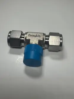 SWAGELOK SS-810-3-8TTM MALE BRANCH TEE 1/2 X 1/2 X 1/2 MNPT STAINLESS STEEL NEW