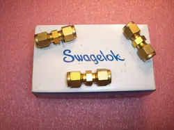 QTY (13) B-400-6 SWAGELOK BRASS UNION TUBE FITTINGS (1/4