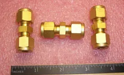 QTY (5) B-500-6 SWAGELOK BRASS UNION TUBE FITTINGS (5/16