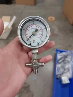 SWAGELOK EN 837-1 PRESSURE GAUGE 316 SS, 0-200 PSI