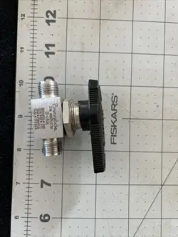 SWAGELOK SS-43GS6 3/8 VALVE 3000PSIG STAINLESS STEEL??