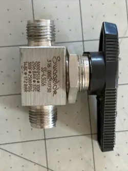 SS-43GS6 3/8 VALVE