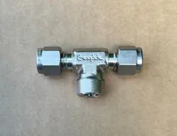 SWAGELOK  STAINLESS STEEL FITTING TEE 1/4