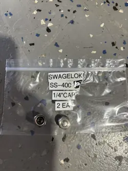 SWAGELOK SS-400-P.  1/4” PLUG.