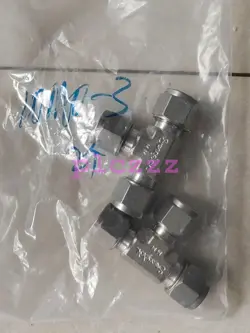 TEE FITTING SS-10MO-3NEW