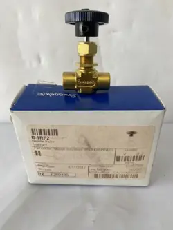 SWAGELOK B-1RF2 BRASS INTEGRAL BONNET NEEDLE VALVE NEW IN BOX