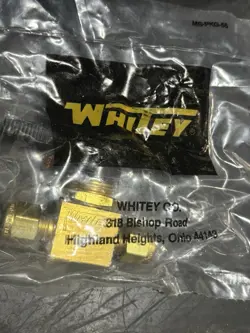 WHITEY / SWAGELOK B-43S4 BRASS ONE-PIECE BALL VALVE 1/4
