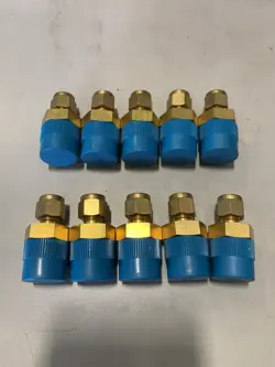 1 0X SWAGELOK BRASS CONNECTOR FITTING, 1/4