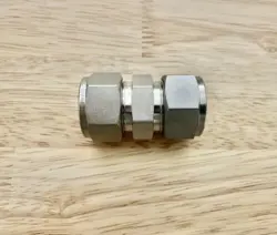SWAGELOK STAINLESS STEEL UNION FITTING,  3/4