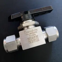 SWAGELOK SS-43GS6 STAINLESS STEEL BALL VALVE, 3/8