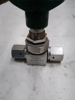 NUPRO SWAGELOK 6LV-DAA333P STAINLESS STEEL PNEUMATIC AIR PILOT SHUTOFF VALVE