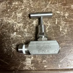 *SLIGHTLY USED* SWAGELOK SS-5PDM8-F8