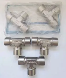 5 SWAGELOK STAINLESS STEEL PIPE TEE FITTING, 1/4