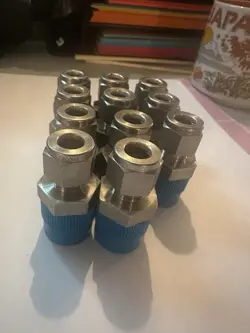 11 PCS SWAGELOK SS-600-1-8