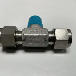 1 - SWAGELOK STAINLESS STEEL SS-600-3TTM 3/8” TUBE OD X 1/4’” MALE NPT 