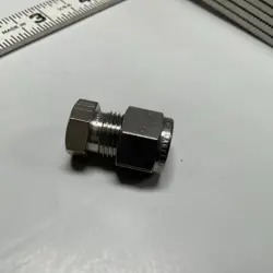 TUBE FITTING SS-600-C