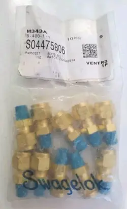 10 - SWAGELOK BRASS CONNECTOR FITTING, 1/4