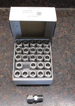 SS-810-1-8 STAINLESS 1/2