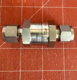 SWAGELOK/NUPRO SS-6C-5 SS POPPET CHECK VALVE 5 PSIG 3/8