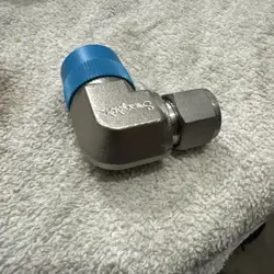 3/4” MNPT SS-810-2-12