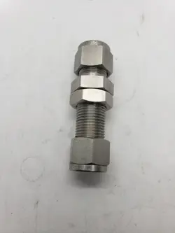 SWAGELOK SS-600-61 BULKHEAD UNION STAINLESS STEEL 3/8