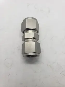 SWAGELOK SS-810-6 STRAIGHT UNION STAINLESS STEEL 1/2