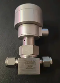 (NEW) SWAGELOK SS-4BK-1C BELLOWS SEALED VALVE