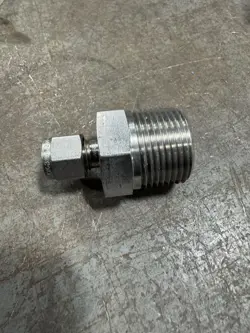 SWAGELOK SS-400-1-12   1/4