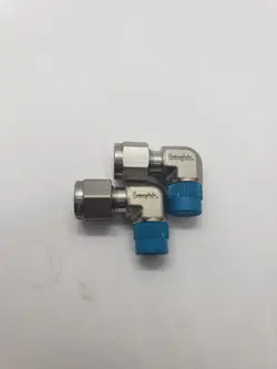 SWAGELOK SS-200-2-4 TUBE FITTING MALE ELBOW  1/8