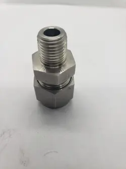 SWAGELOK SS-810-1-4 MALE CONNECTOR  1/2